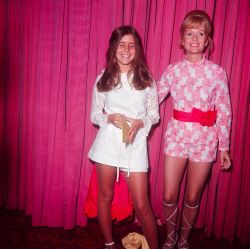 limegum:Debbie Reynolds and daughter Carrie