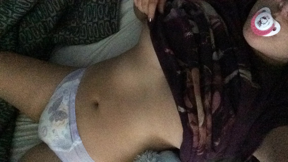 our-wittle-life:  Love laying around in my pull-up and Daddy’s t shirts :) xoxo,