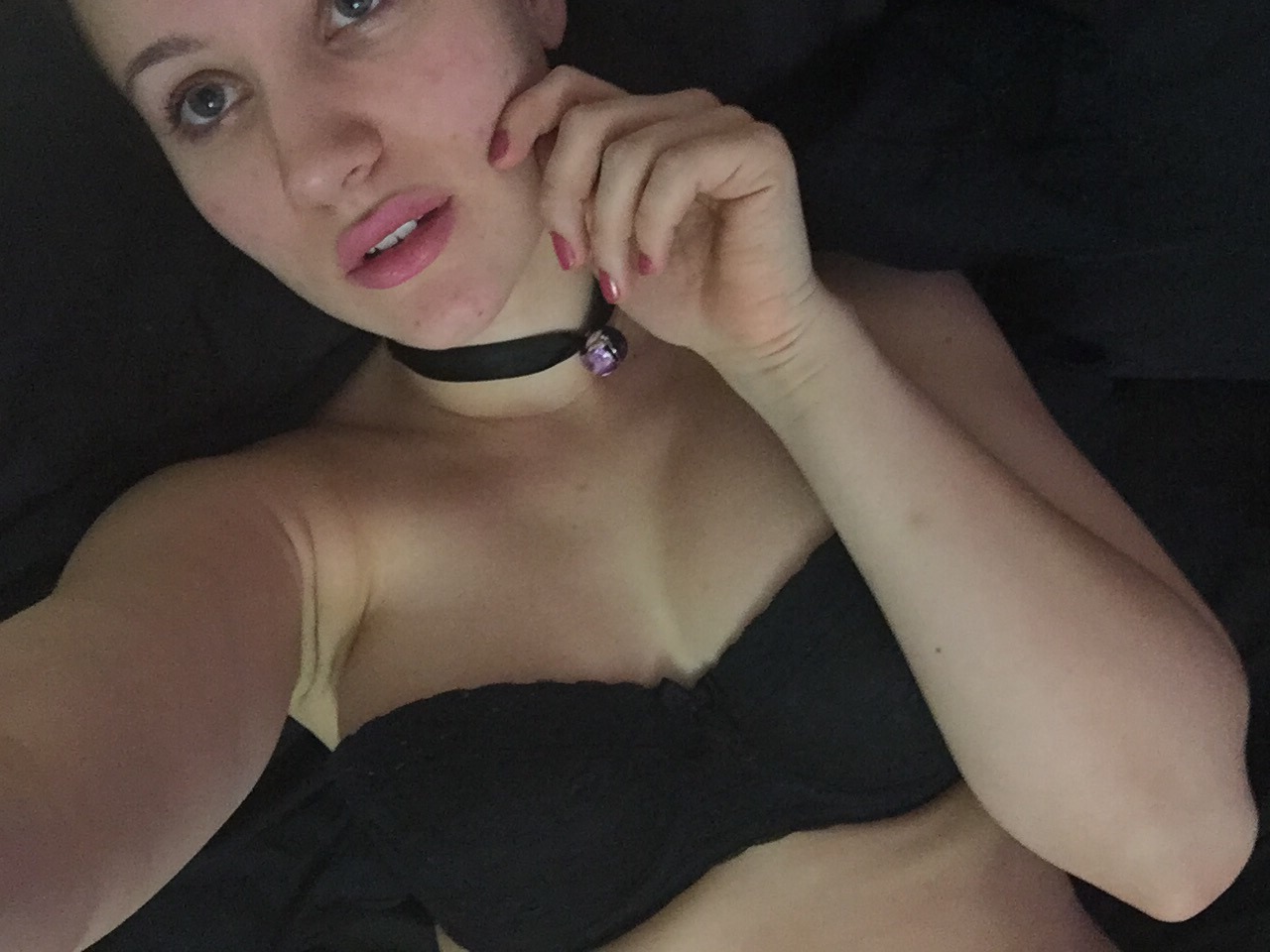 herdirtylittleheart:  slutkitten:  a good girl when it counts..😼🎀   *nods in