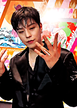 Seungmin + A Bunch Of Random Magazines Idc About, I Just Think He's Pretty.