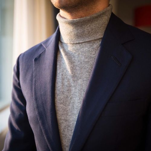 @ballantyne_official X @charvetparis rollneck under an A&amp;S sport coat #wiwt #lookbook #apparel 