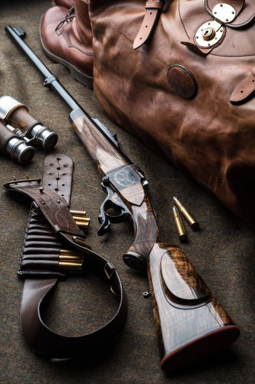 allthingsmerica:  weaponslover:  450-400 3" Westley Richards Farquharson rifle  Monday gun day   Beautiful craftsmanship.