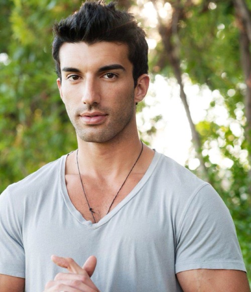 chulosspot:  me personally i find justin baldoni, sooo damn fineee! 😍 BabyDaddy❤️