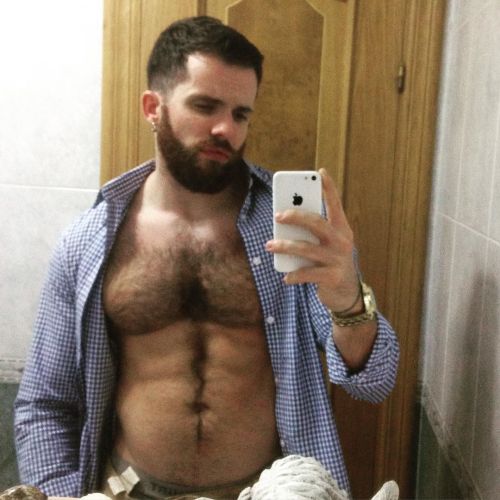 beardburnme:  “DAY 🐻NE …… Ready for 2016” by @frandullon86 on Instagram http://ift.tt/1R2bEa0
