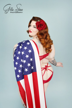 tessmunster:  Plus Size American Pinup  This