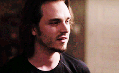 whentherightonecomesalong:  Avery Barkley in every episode 4x07 “Can’t Get Used to Losing You”