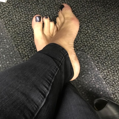 #feet #footfetishnation #feetporn #feetworship #toes #girlfeet