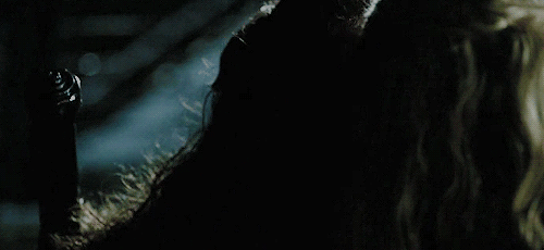 butmakeitgayblog:reshopheda:That moment after kissing Clarke. Always looked like she couldn’t even r