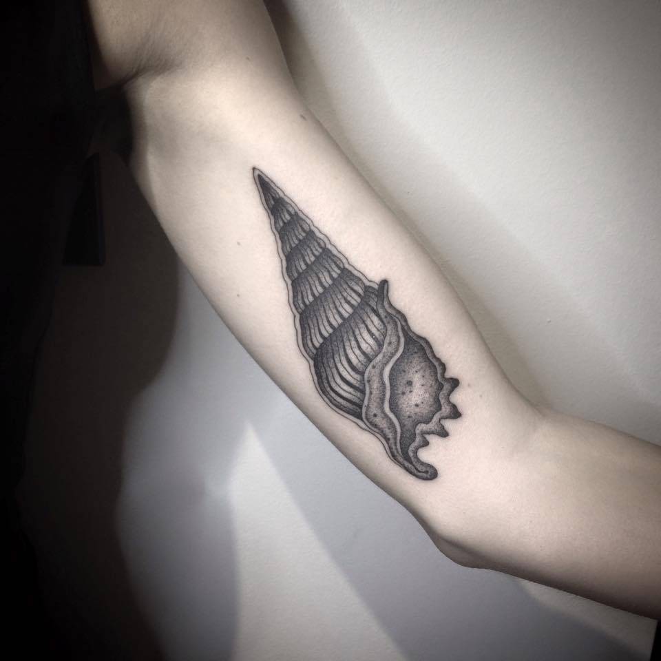 Can Snail Slime Be Used as Tattoo Aftercare? Derms and Tattoo Artists Weigh  In | Allure