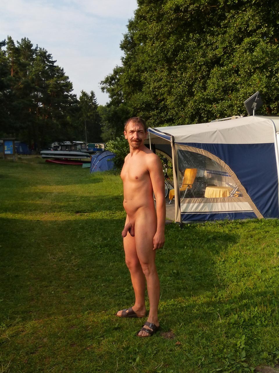 my-naked-aktivities:  Camp naked 