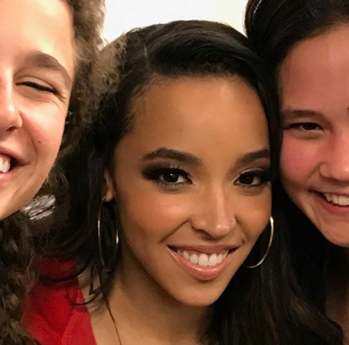 Tinashe with fans last night