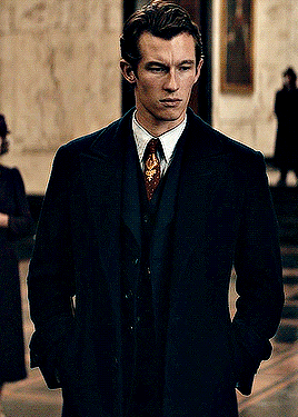 CALLUM TURNER As THESEUS SCAMANDER In FANTASTIC BEASTS: THE SECRETS OF DUMBLEDORE 2022 | Dir. David Yates