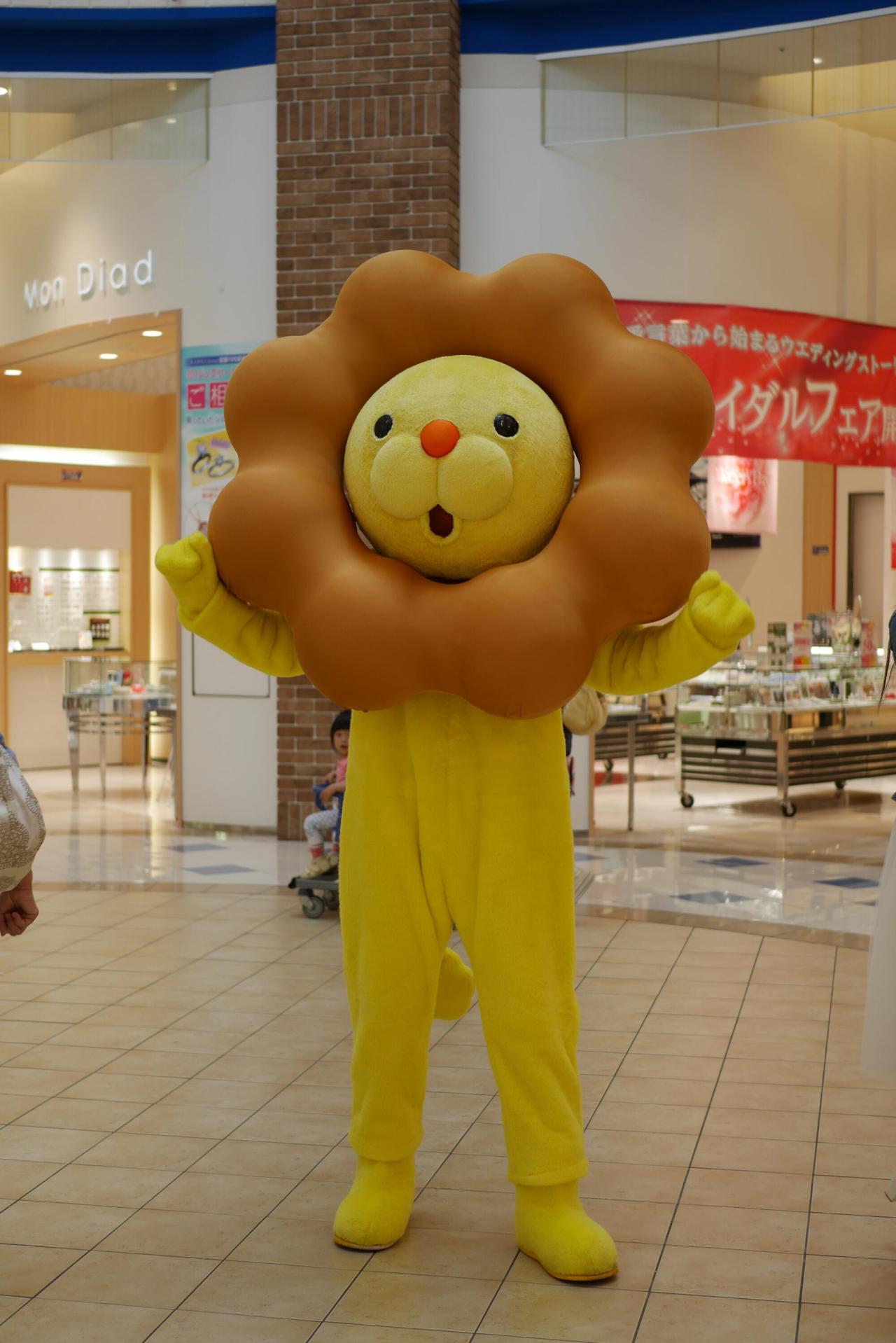 Japanese Mascot Photograph Yuruchara Jp 言わずと知れた ミスタードーナツの商品 ポン デ リング のキャラ ポン デ ライオン