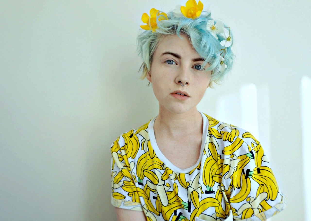 smartaveragebears:  i know im usually so emo and all but these flowers out my window