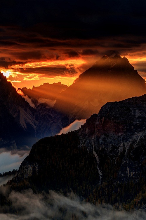 ponderation:  Morning Theatre by balazoviclubos  