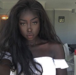 dark-skin-makeup:  IG: @purp.alpaca So my