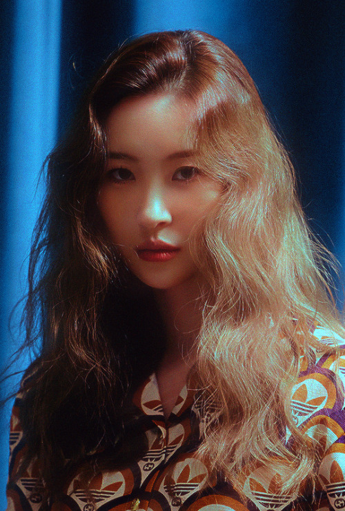 may-1994:  SUNMI (2022)behind the scenes for ELLE (cr. miyanemedia)