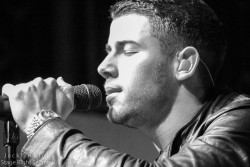 nickjonas-news:  Nick Jonas Live by Jacklyn