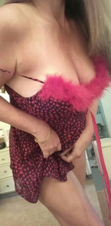 maturelover27 - shyhousewife - Me…in lingerie.Amazing!!!