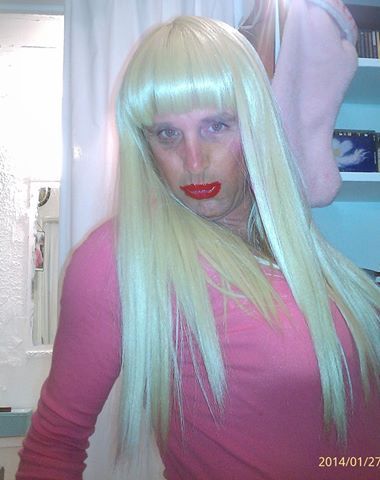 exposeolle:A newbie and a real playerLove to be locked in eternal lust with sissy.