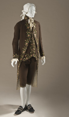 history-of-fashion:  ab. 1780 Man’s Suit