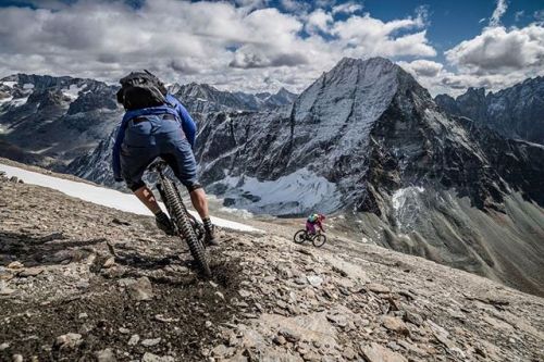 mtbswitzerland: Hochalpines Trost- und Wärmepflaster für die grauen Tage von @alexbuschor via #mtbsw