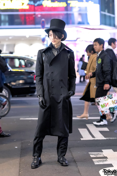 tokyo-fashion: 20-year-old Japanese fashion student Gothmura on the street in Harajuku wearing what 