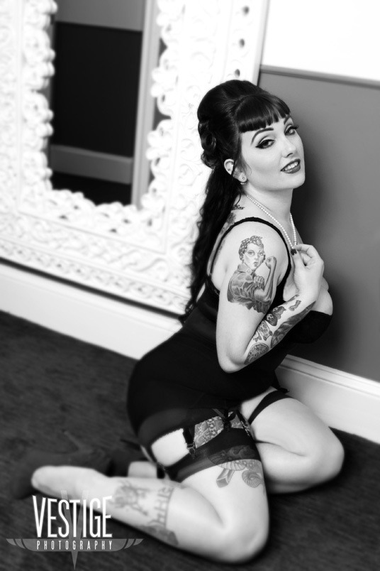 alternative-pinup:  Alternative Pin Up http://lingerie-pinup.blogspot.com/