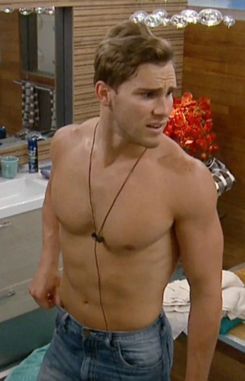 honeycuttclay:  honeycuttclayaggie:  rchiordan:  Big Brother’s Clay Honeycutt courtesy of VJBrendan  only one problem with this… photo #4 is University of Michigan football player Jake Ryan who now plays in the NFL with the Green Bay PackersJake &