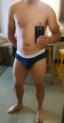 briefshots:  I’ve been traveling for a bit so you know what that means…full length hotel mirrors :-)