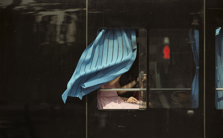 archatlas:  Moments of Life Captured on the Bus    Zhang Jia Wu captures his images