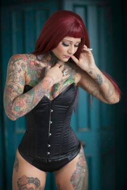 inked-girls-all-day:  Alma Indigo 