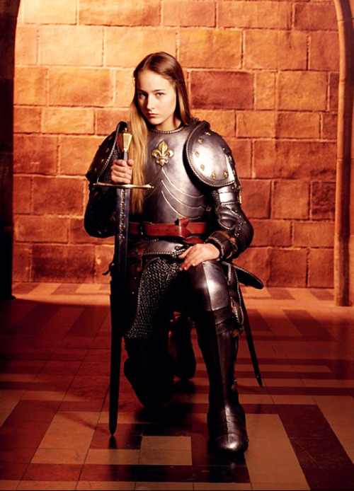 fuckyeahcostumedramas: Leelee Sobieski in ‘Joan of Arc’ (1999).