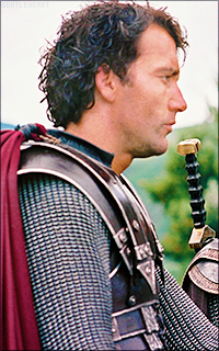 behindfairytales:Clive Owen in King Arthur as Arthur Pendragon [x]