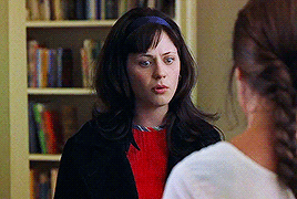 20 Years of Almost Famous → Zooey Deschanel as Anita Miller“Listen to Tommy with a c