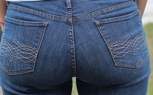hetare-hetalia:  mmephisto:      red apple ass what is it eren 