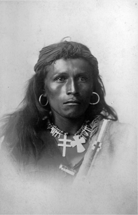 thebigkelu:Studio portrait of Thomas Torlino, a Native American (Navajo) man - Choate - 1886