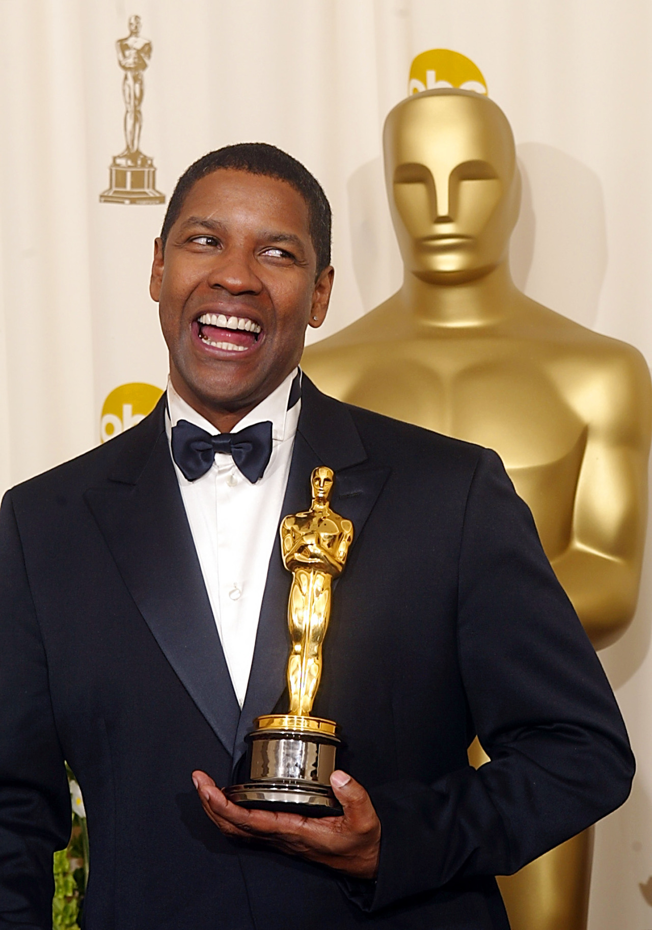  Two time Oscar winner Denzel Washington turns 60 today. He won best supporting actor