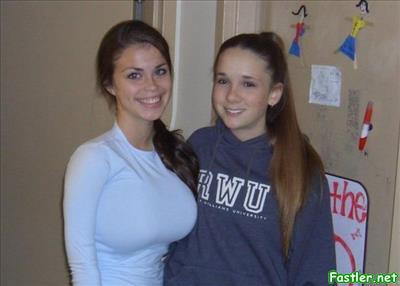 ddmfavs:  LOOK AT THOSE ….other girls?
