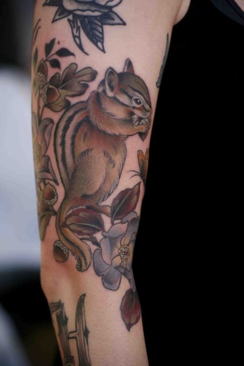 kirstenmakestattoos:Little cutie chipmunk with lavender roses and oak branches for Dinah. Thank you 