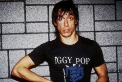 astralsilence:  Iggy Pop photographed by Peter Noble in 1981.  