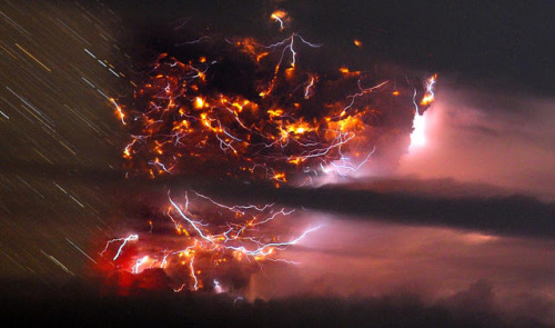 View The Volcano Lightning Photo Gallery