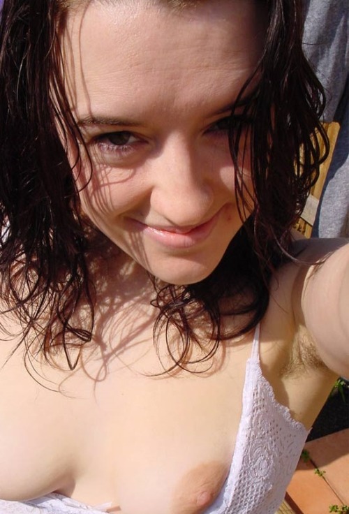 hairy-teeners:  Sabine 19yo selfies 