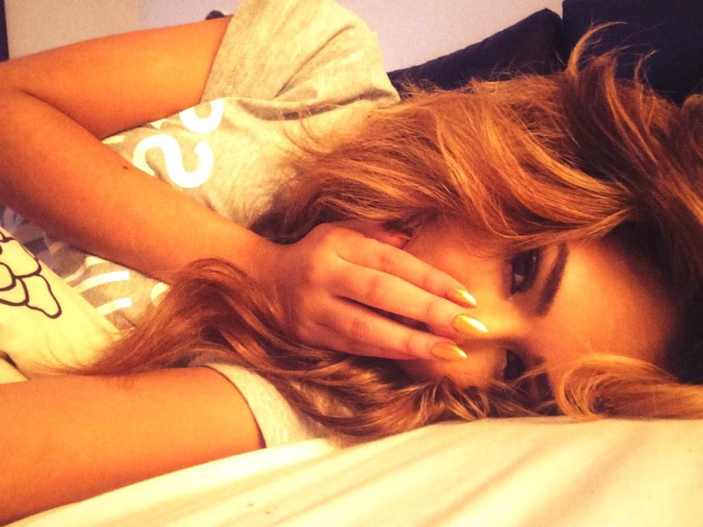 jasminev-news:  @JASMINEVILLEGAS: 👿😸 