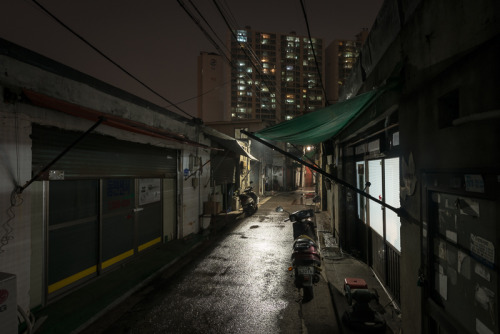 archatlas:  Mullae District Nights   Walking through the nights in Mullae district in Seoul, South Korea, Berlin-based photographer Christopher Domakis captured these haunting images of this well known as an urban art district. In between the many metal