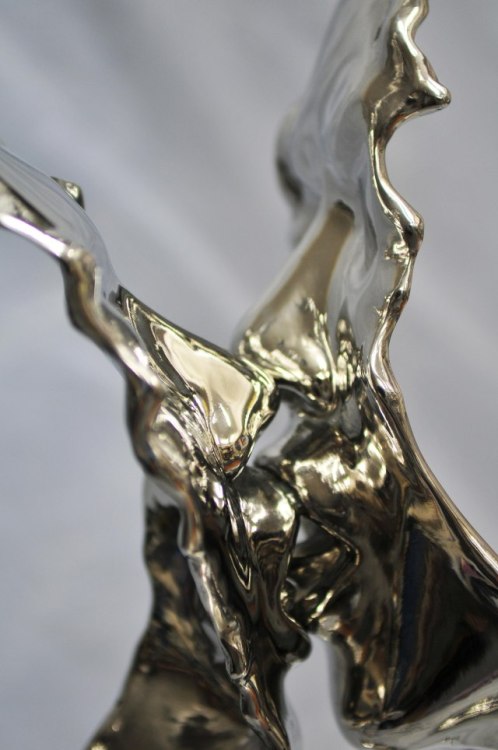 unicorn-meat-is-too-mainstream:  Yuanyang – Stainless Steel & Ceramic Sculptures by Johnson TSANG Chueng Shing 
