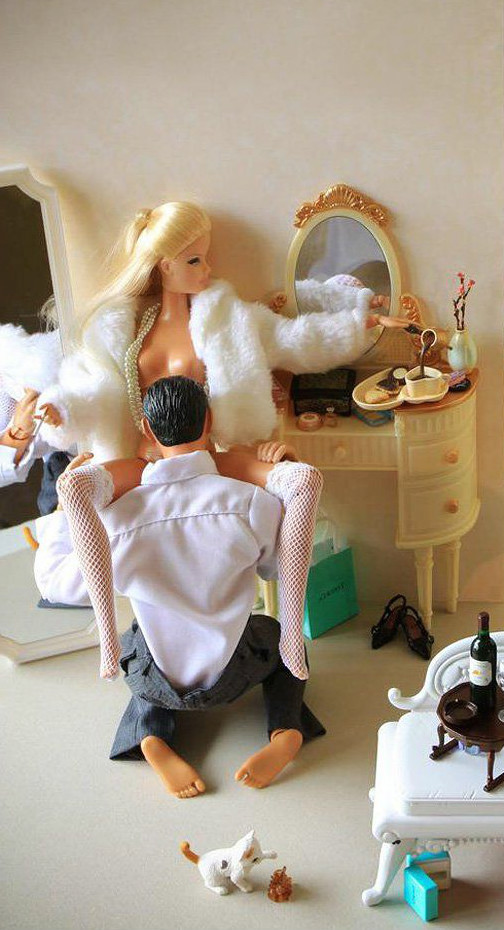 letmebeyourfantasygirl:  How I used to play with my barbies… 