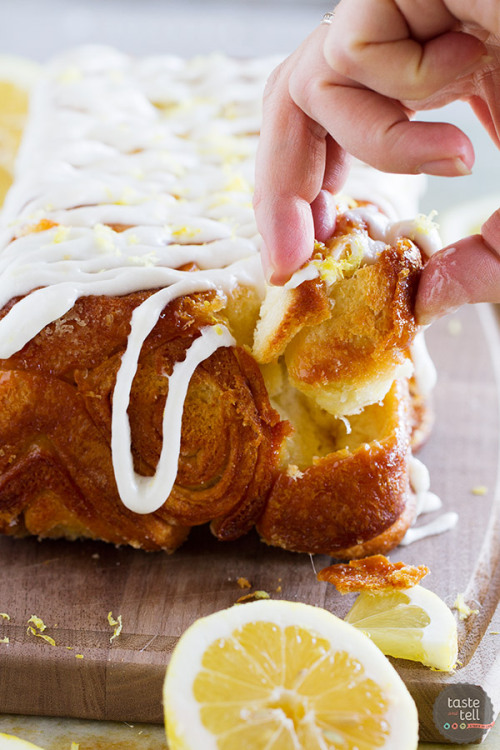 cassandrashipsit:sweetoothgirl:Lemon Roll Pull Apart Breadsomeone make me thiiiiiiiissssss.Man I really do need a housew