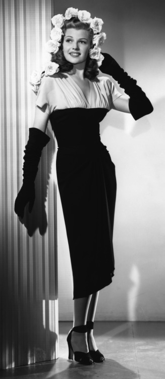 retrogirly:  Rita Hayworth 