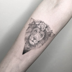 Lion Tattoo Artist: Shpadyreva Julia 💗Tattooer and artist💗 💗Based in Moscow💗